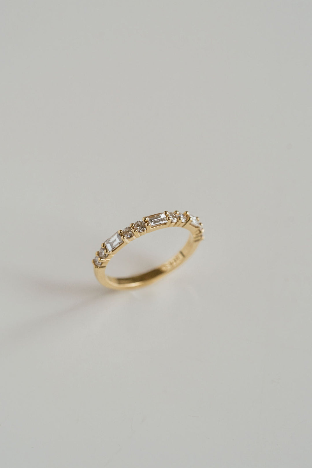 Baguette and Round Brilliant Diamond Alternating Band