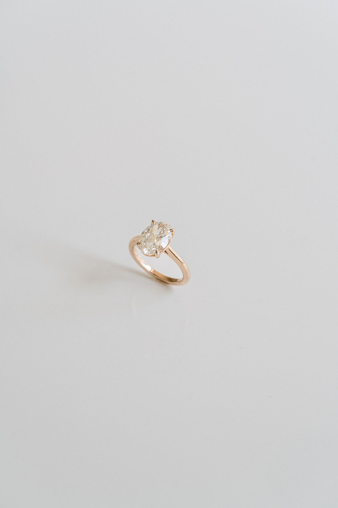 Oval Diamond Low-Set Dominion