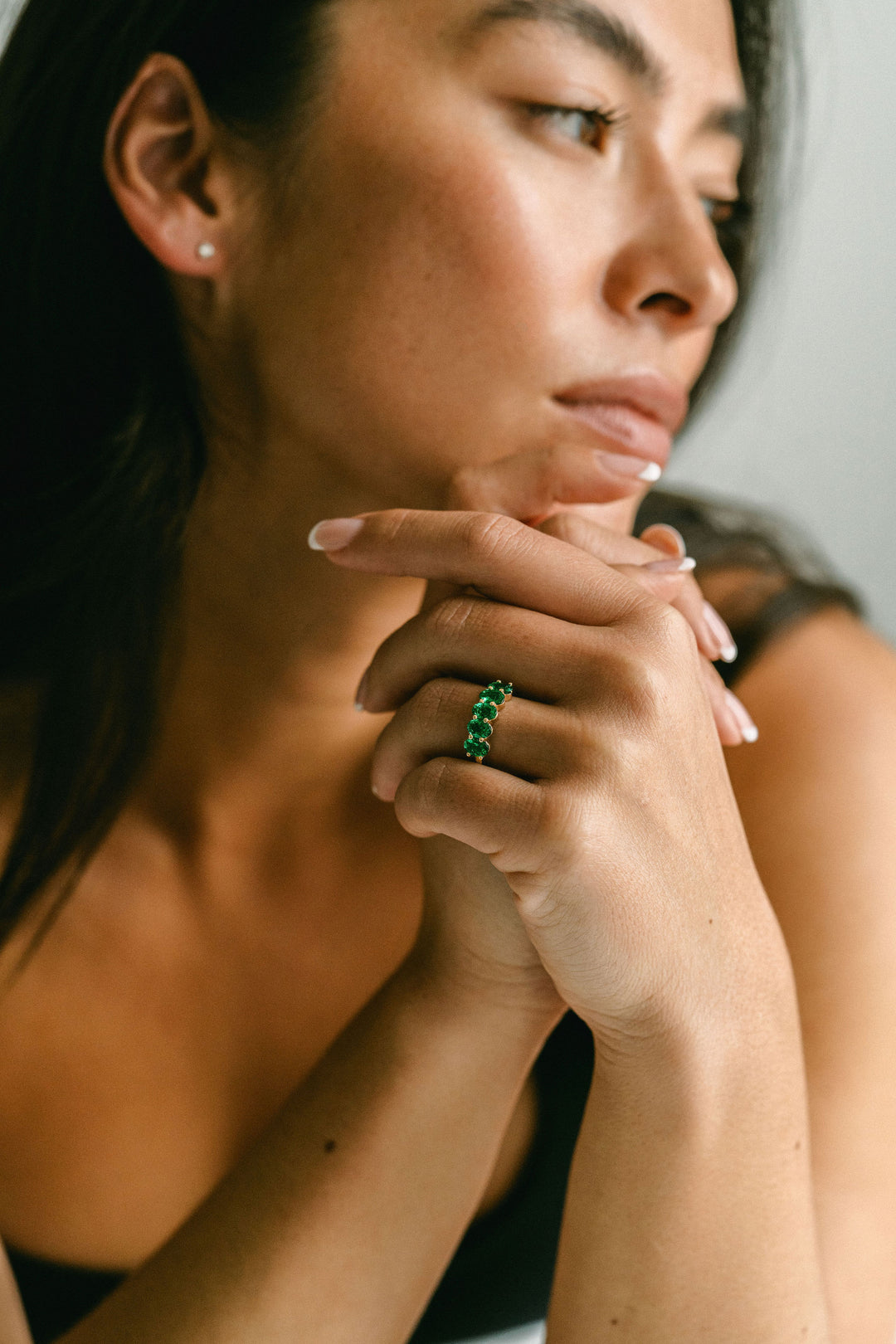 Oval Emerald Band
