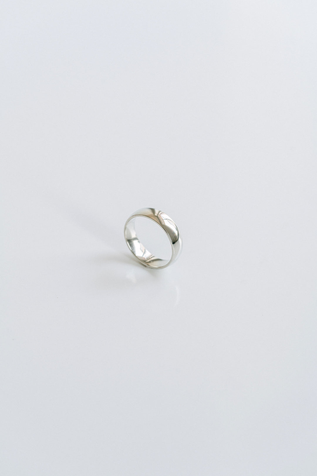 Round Polished Mens Band