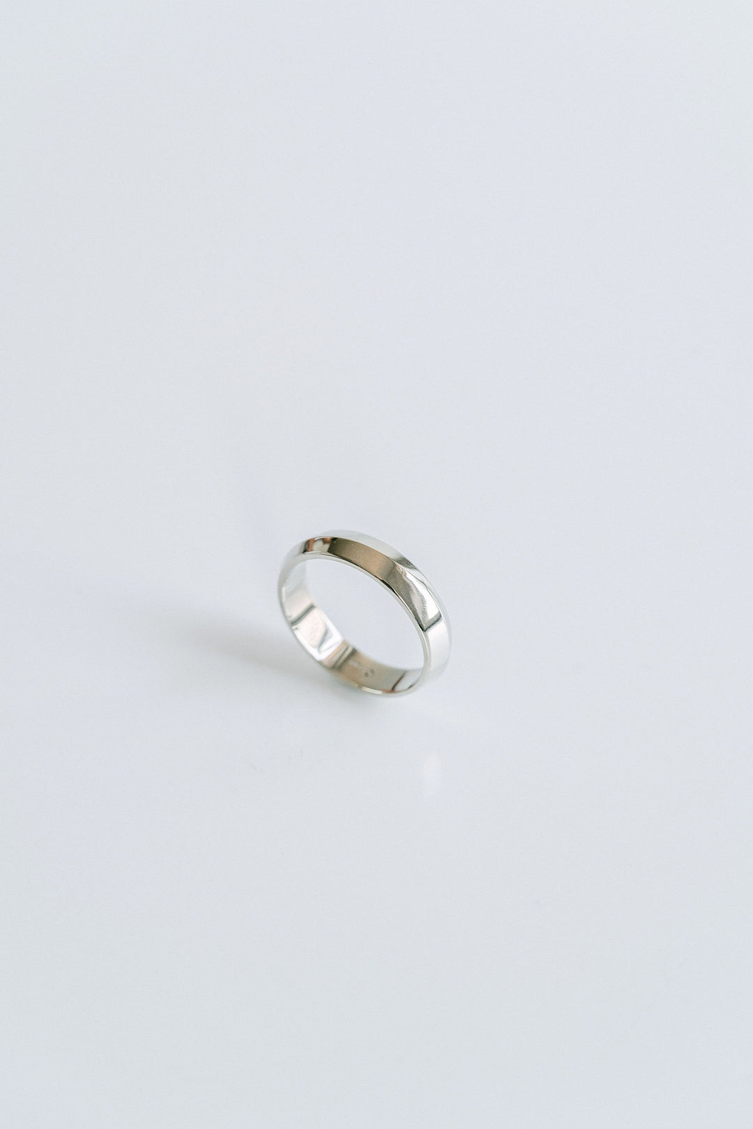 Round Polished Wave Mens Band