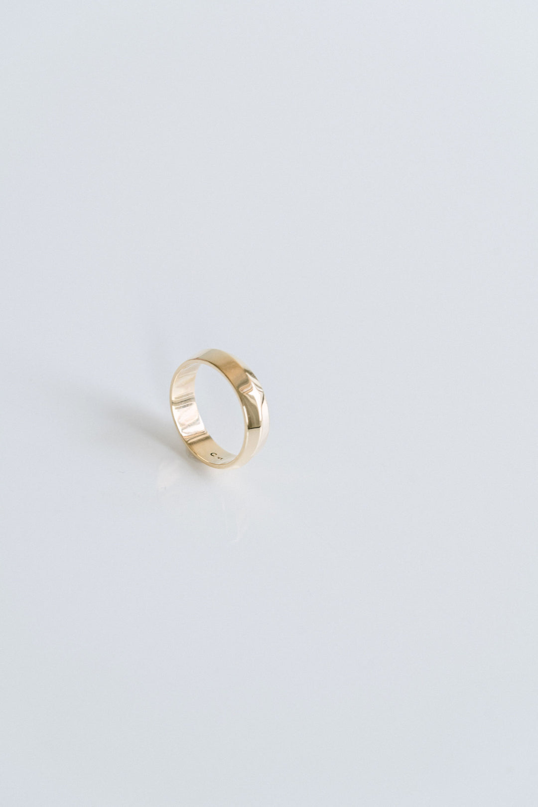 Round Polished Wave Mens Band