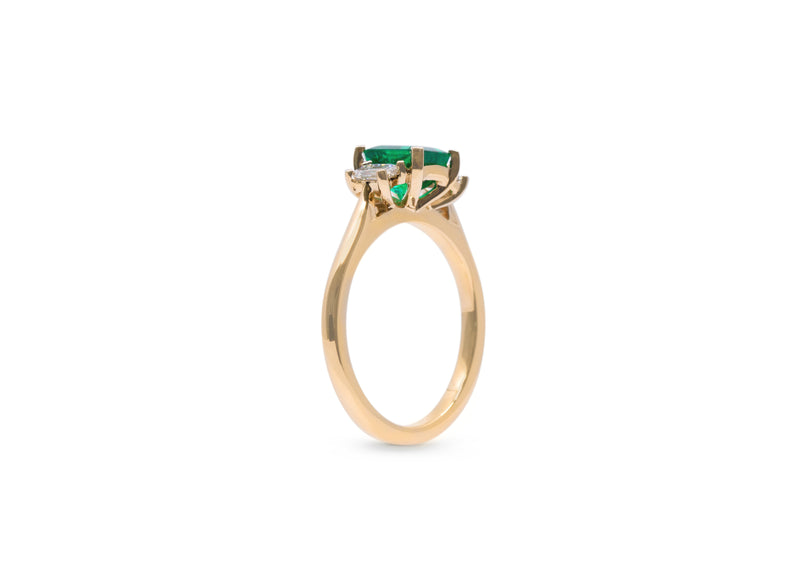 1.02ct. Emerald Cut Emerald with Emerald Cut Accents
