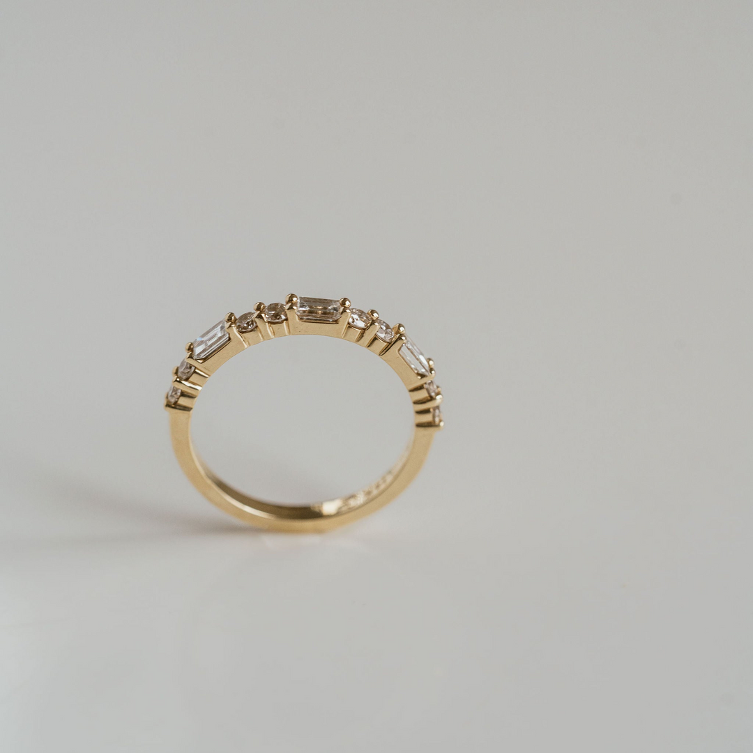 Baguette and Round Brilliant Diamond Alternating Band