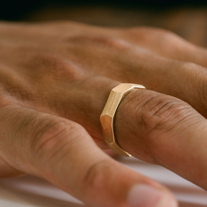 Brushed Faceted Mens Band