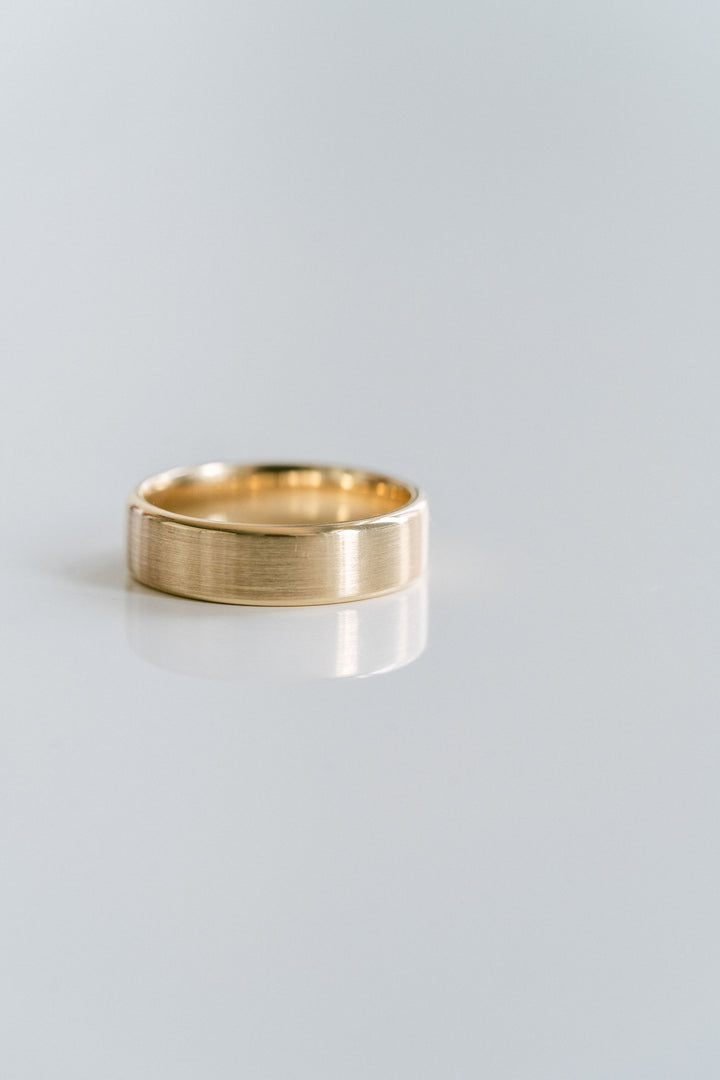 Flat Brushed Mens Band With Round Edge