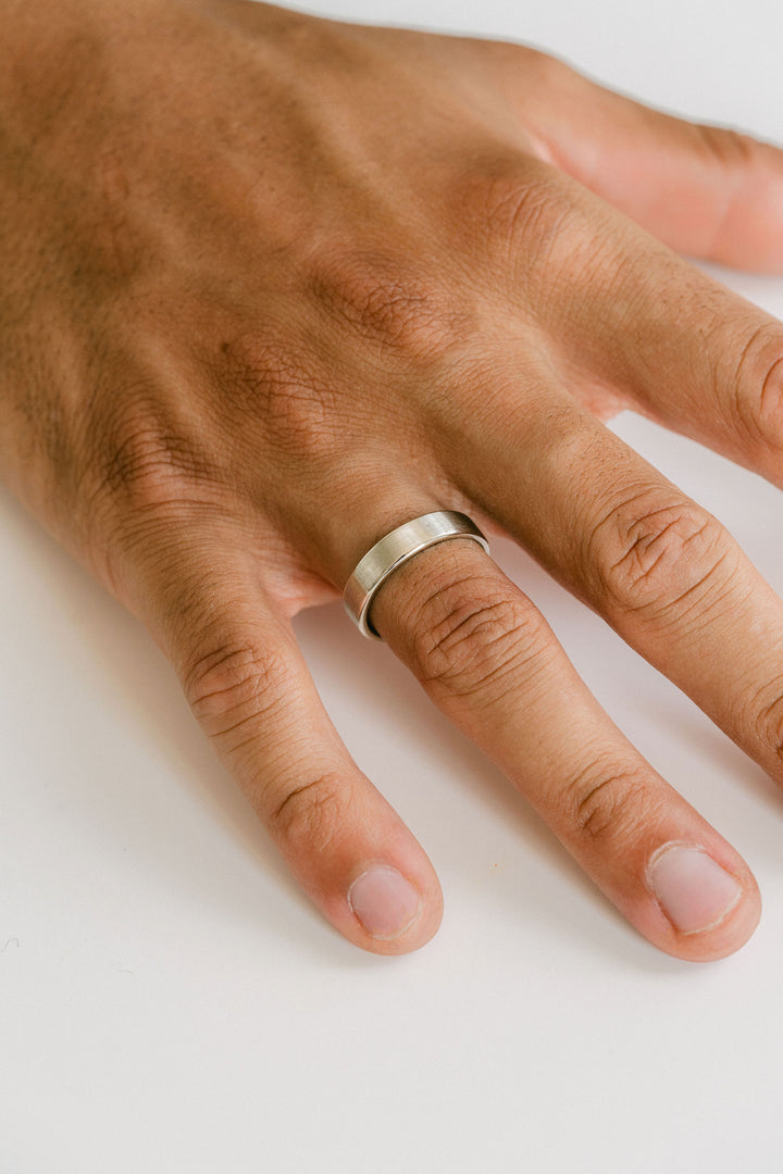 Flat Brushed Mens Band With Round Edge