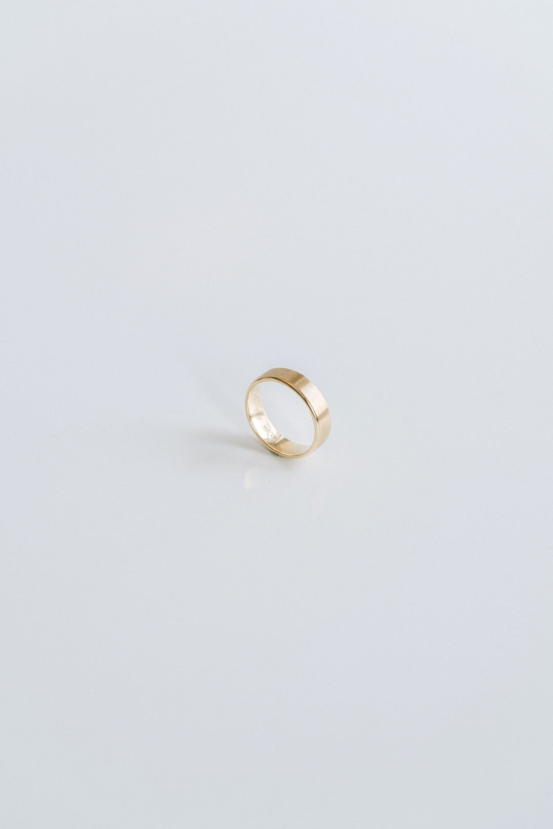 Flat Brushed Mens Band With Round Edge