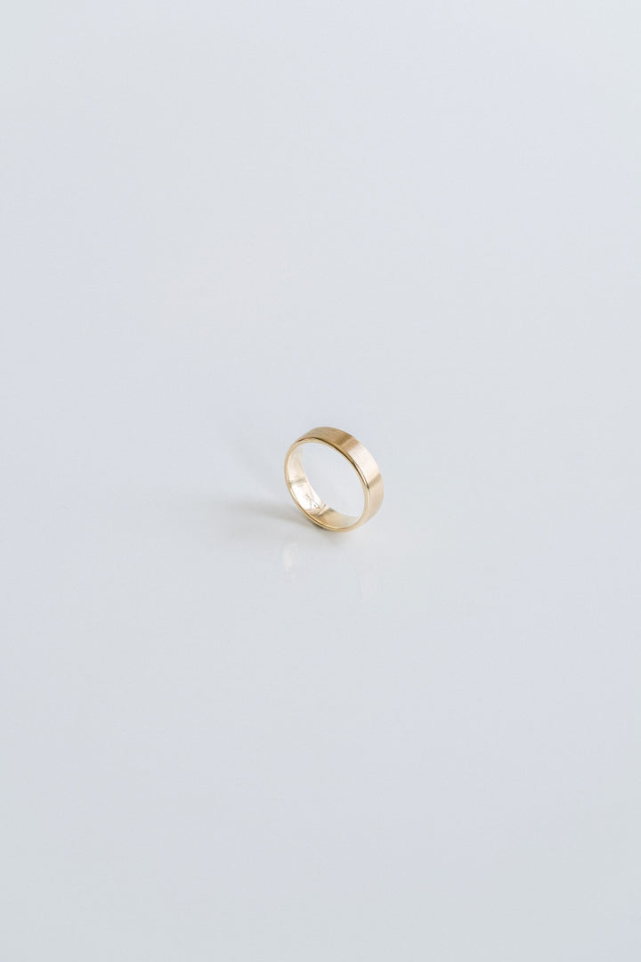 Flat Brushed Mens Band With Round Edge