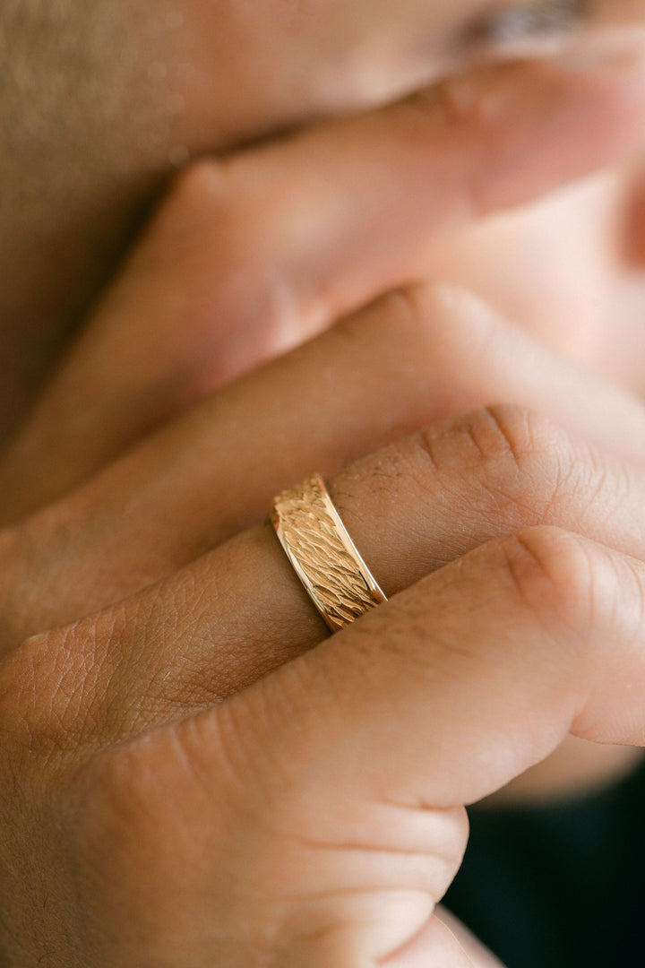 Flat Wood Grain Mens Band With Round Edge