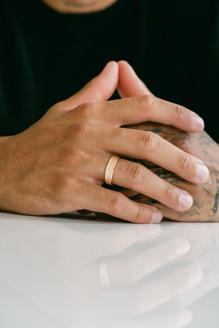 Flat Wood Grain Mens Band With Round Edge