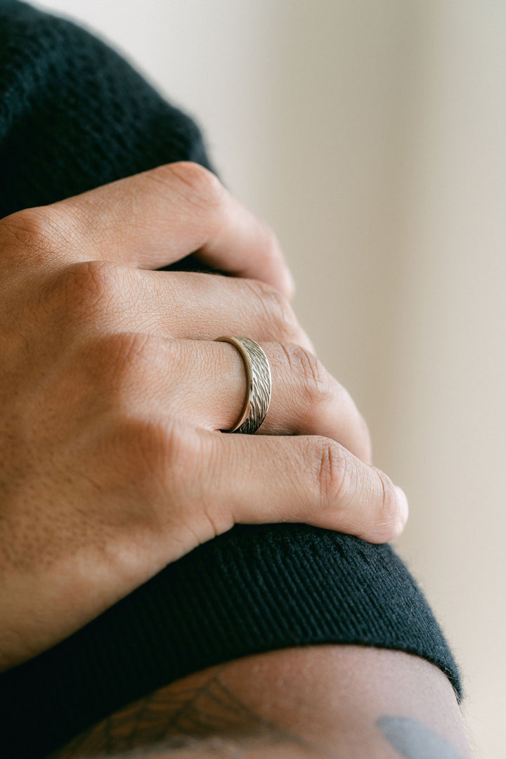 Flat Wood Grain Mens Band With Round Edge