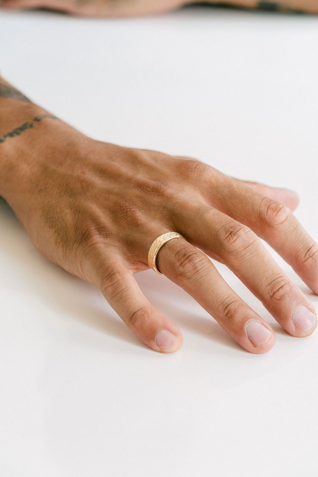 Flat Wood Grain Mens Band With Round Edge