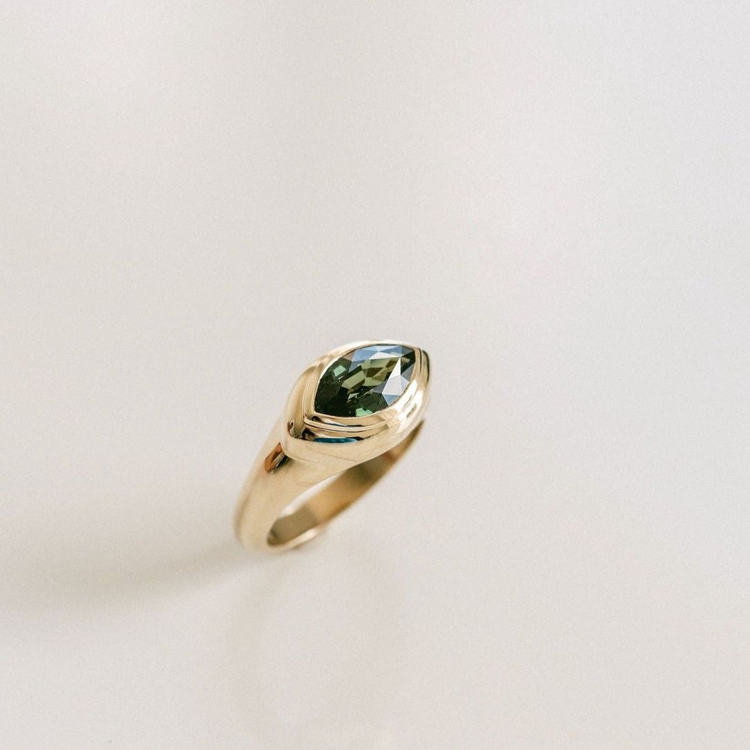 Marquise East-West Green Sapphire Retro Signet Ring