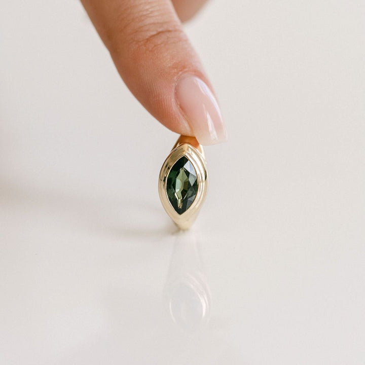 Marquise East-West Green Sapphire Retro Signet Ring