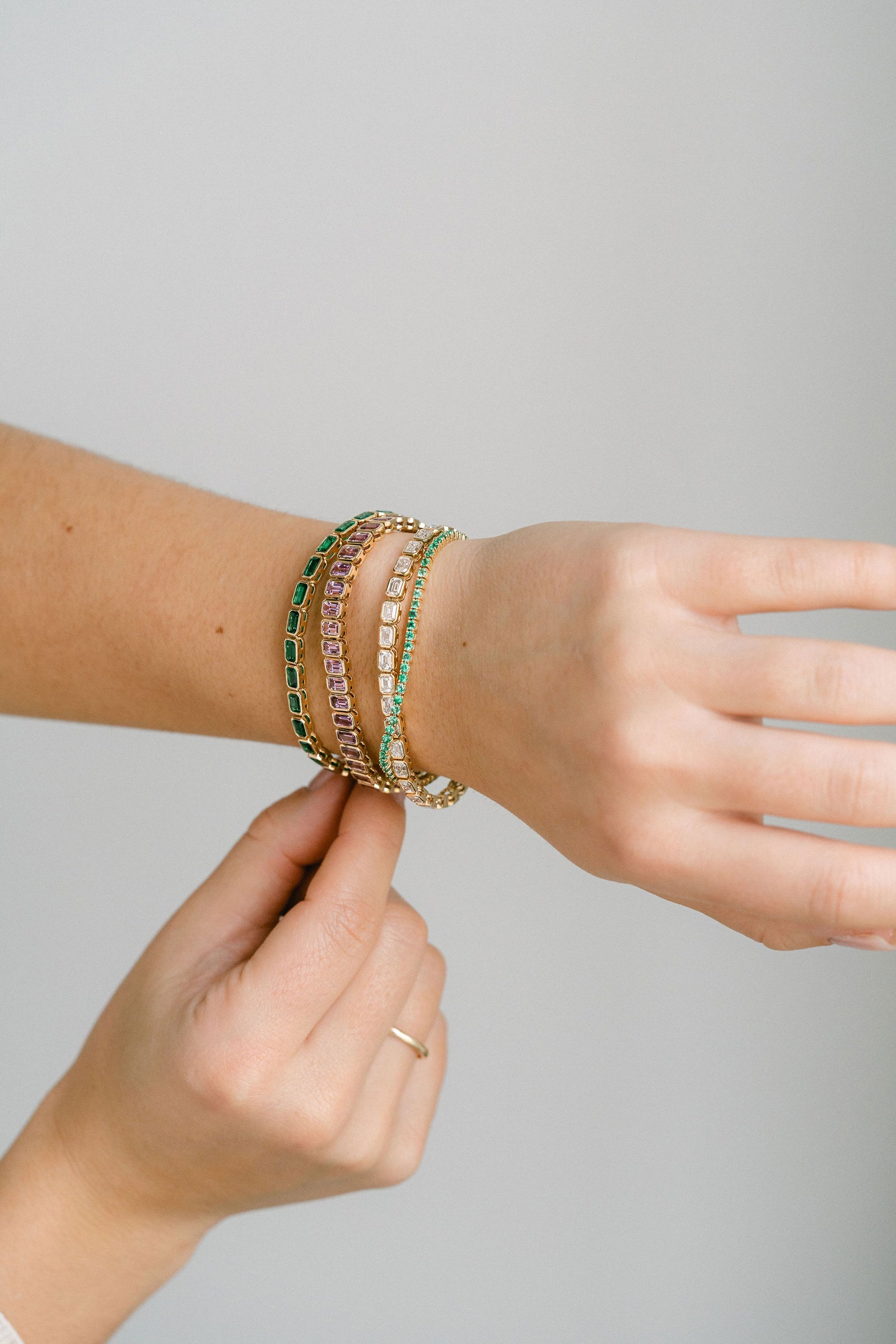 2.00ctw. Round Colombian Emerald Tennis Bracelet, 14k Yellow Gold