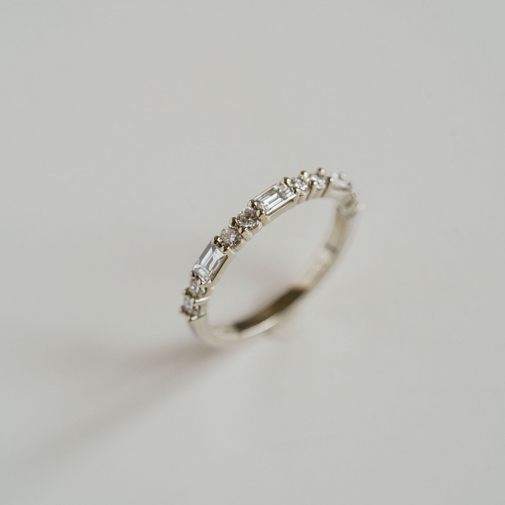 Baguette and Round Brilliant Diamond Alternating Band