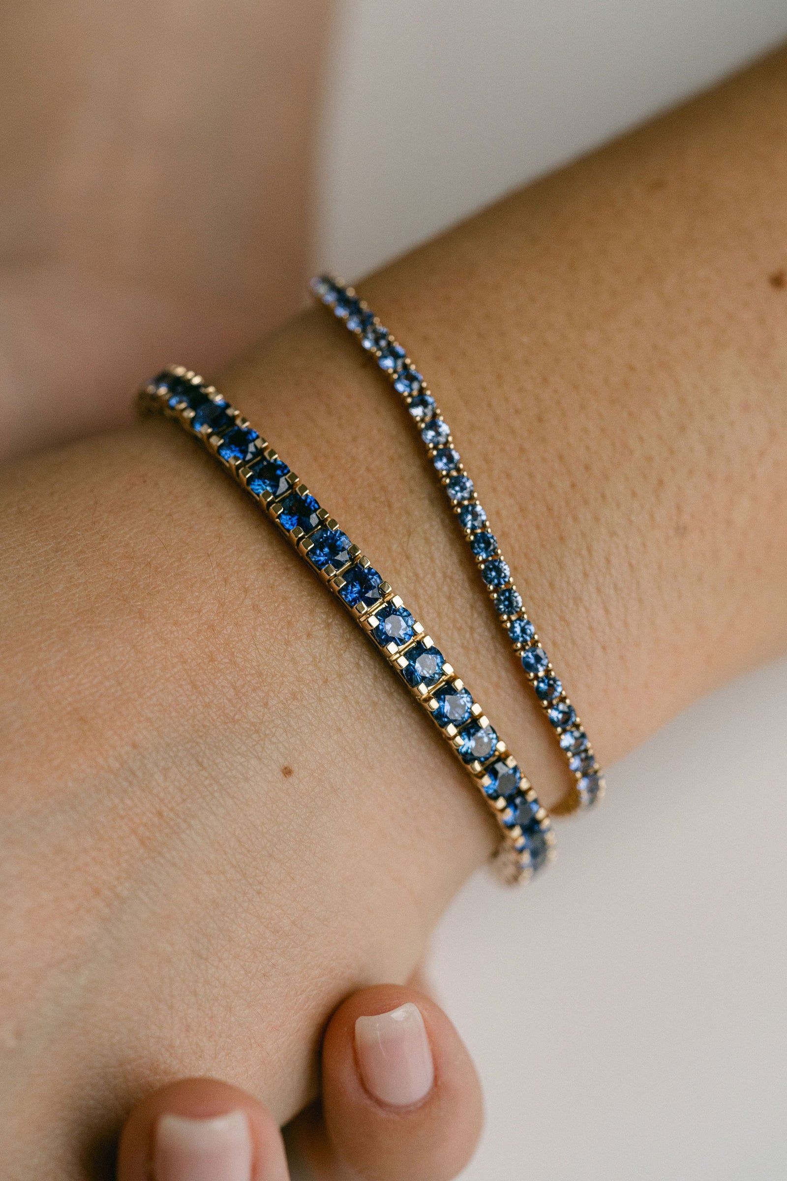 Round Blue Sri Lankan Sapphire Tennis Bracelet, 14k Yellow Gold