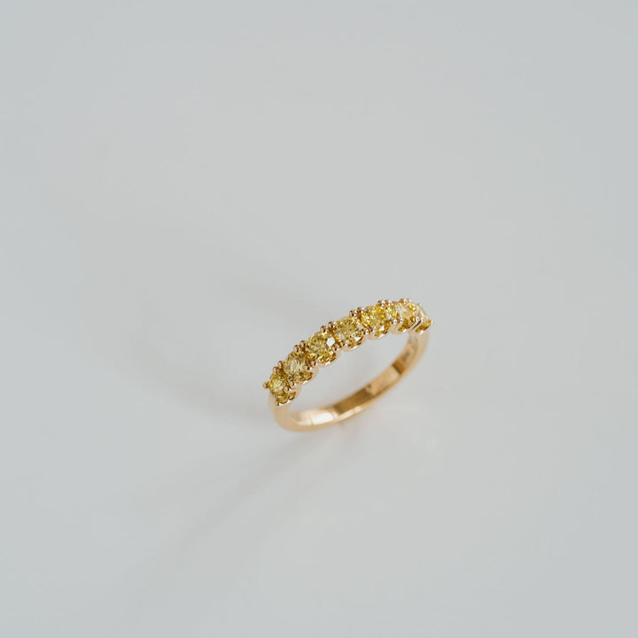 Round Brilliant Yellow Diamond Dahlia Band