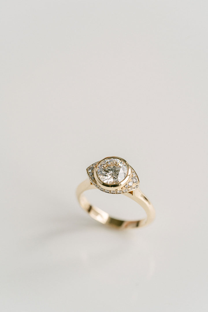 Cavalier Fine Jewelry - Round Brilliant Diamond With Diamond Eye Halo 14k Yellow Gold