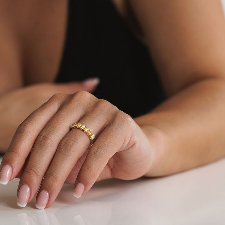 Round Brilliant Yellow Diamond Dahlia Band