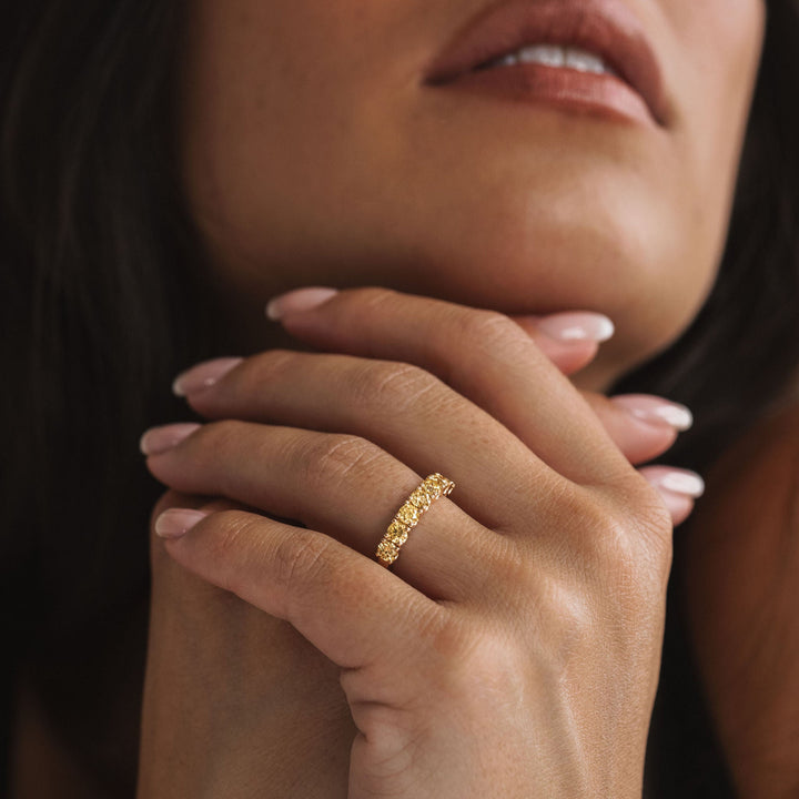 Round Brilliant Yellow Diamond Dahlia Band