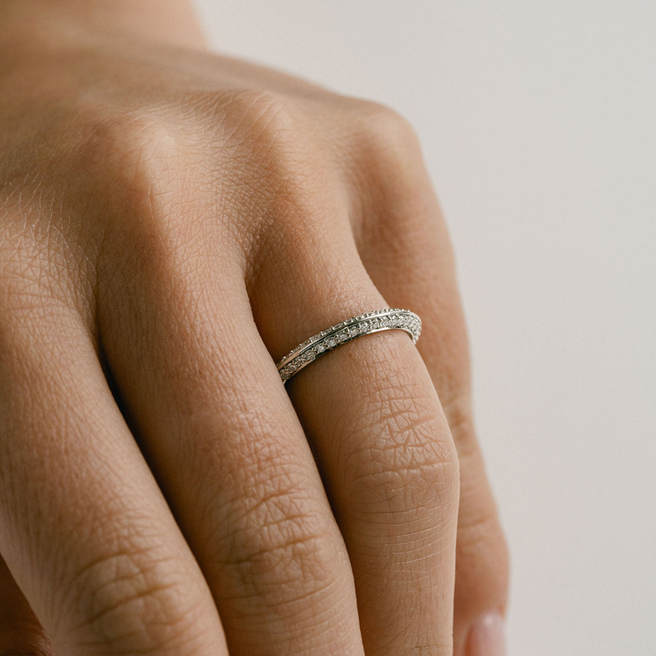 Diamond Pavé Knife-Edge Band