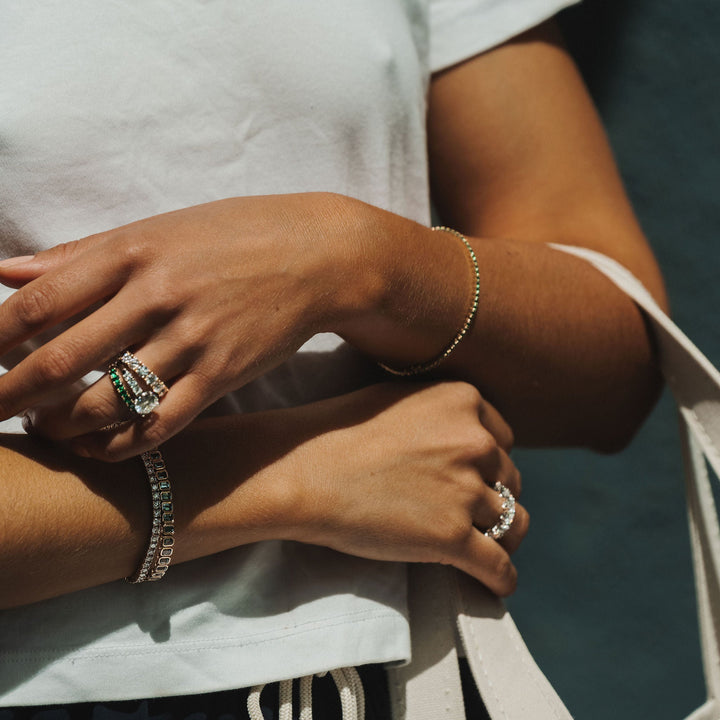 Round Emerald Dahlia Band