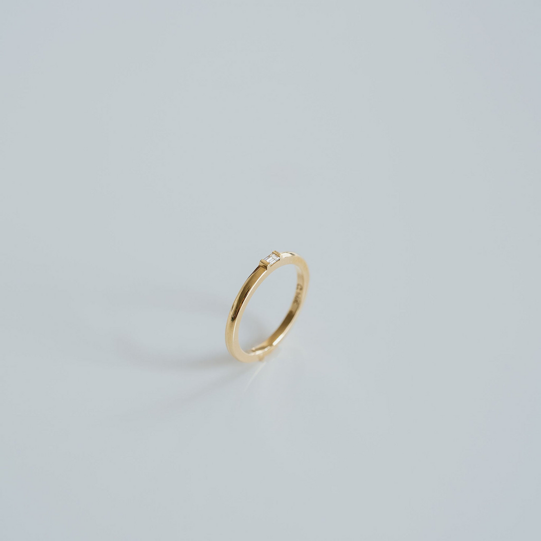 Single Baguette Diamond Band
