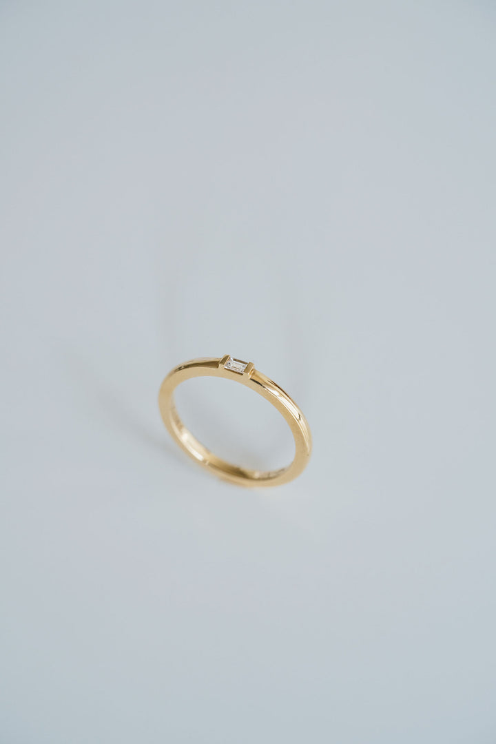 Single Baguette Diamond Band