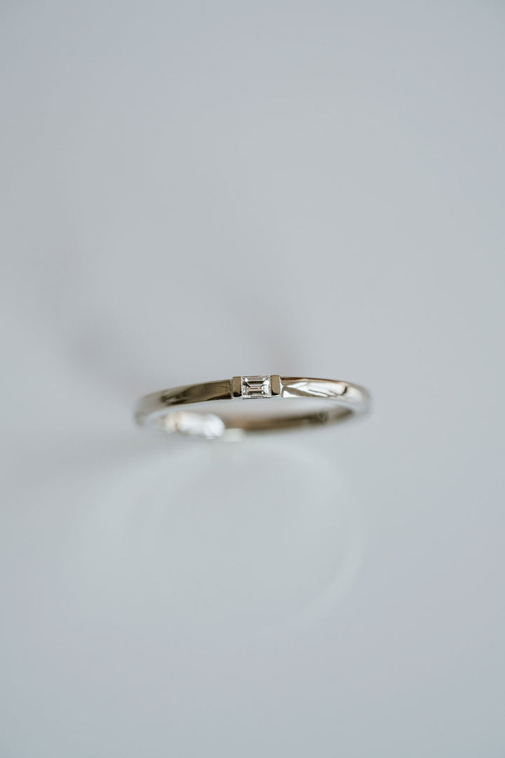 Single Baguette Diamond Band