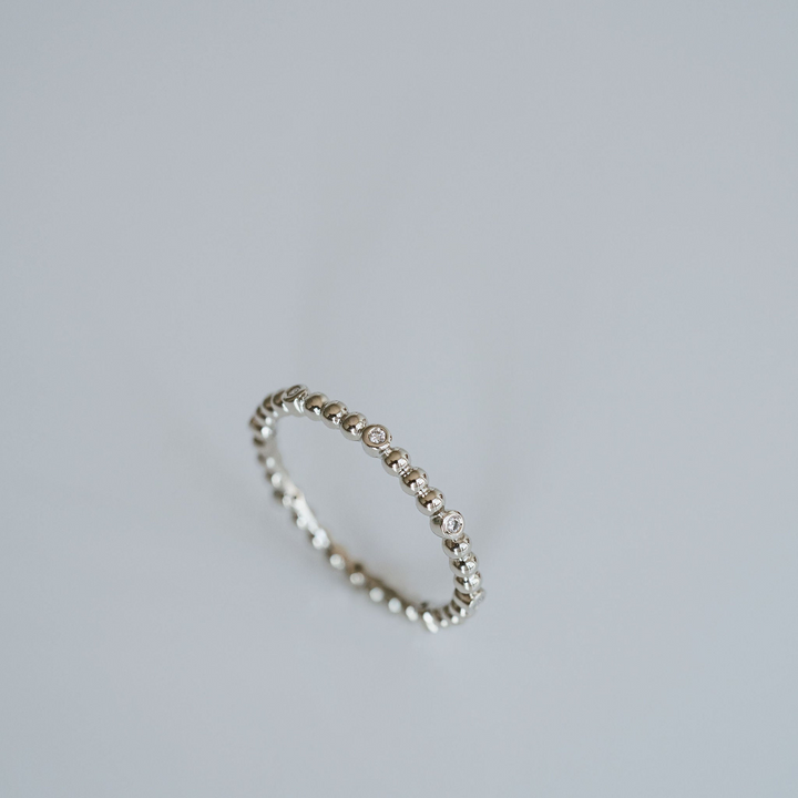 Spheres Diamond Band