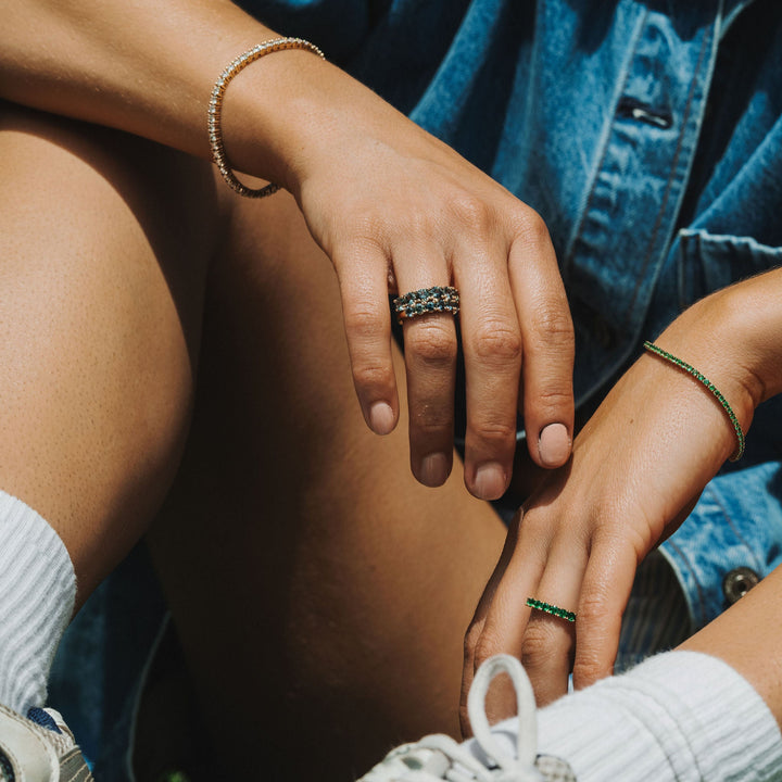 Round Blue-Green Sapphire Dahlia Band - 4.5mm