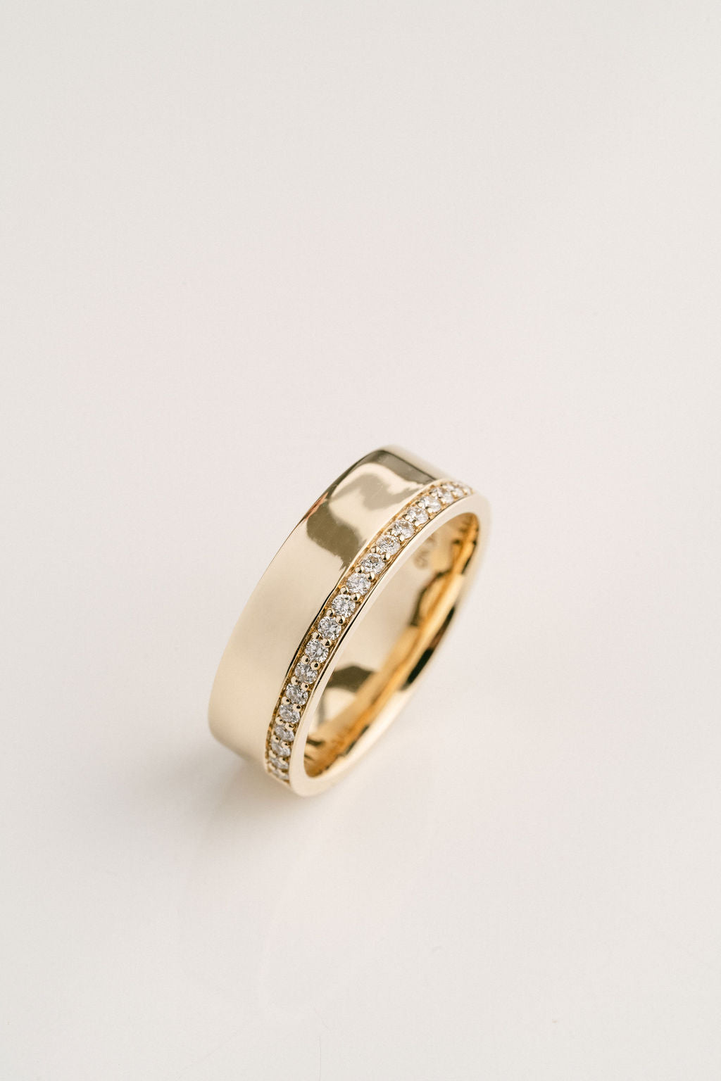 Flat Polished Mens Cigar Band With Offset Pavé Diamonds 14k Yellow Gold