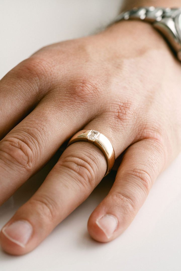 Round Polished Mens Tandem Band With Emerald Cut Diamond 14k Yellow Gold