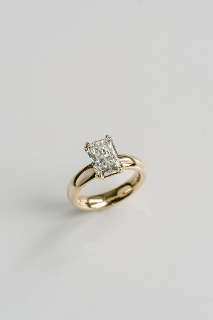 Radiant Cut Diamond Promenade Ring