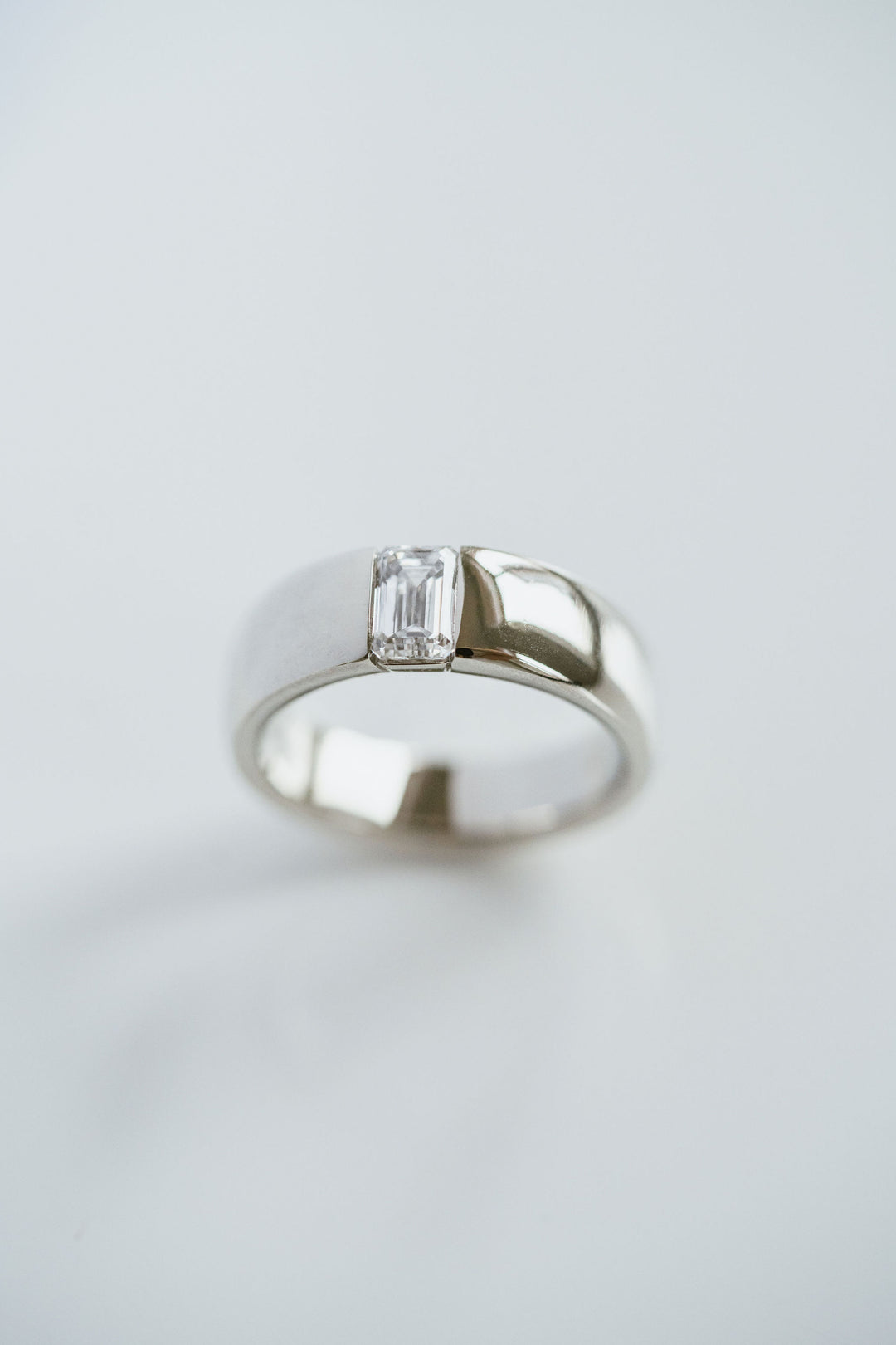 Round Polished Mens Tandem Band With Emerald Cut Diamond