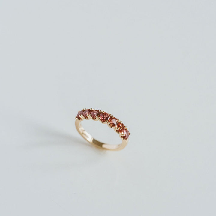 Round Orange Sapphire Dahlia Band - 3.5mm