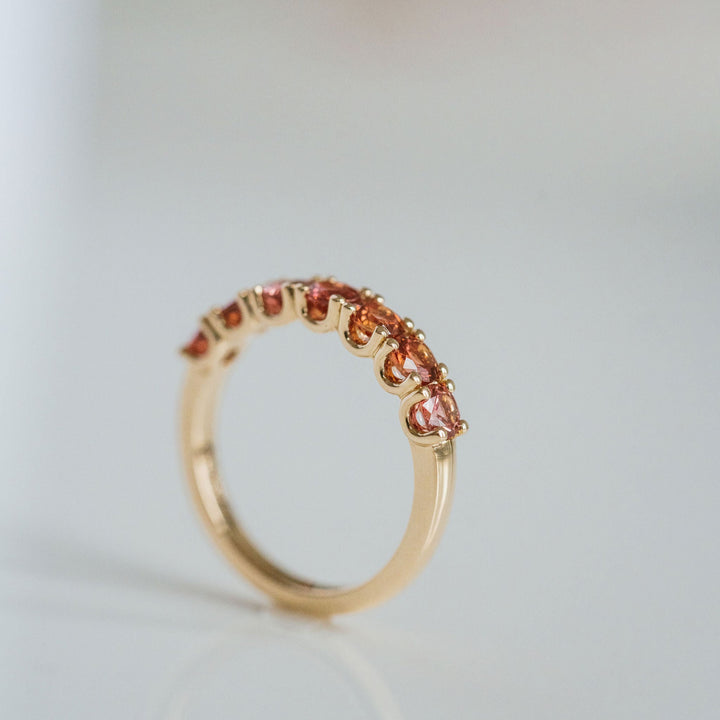 Round Orange Sapphire Dahlia Band - 3.5mm