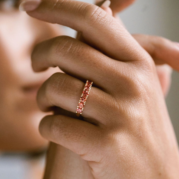 Round Orange Sapphire Dahlia Band - 3.5mm