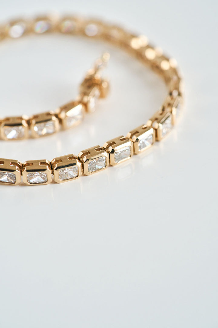 Radiant Cut Diamond Bezel Tennis Bracelet
