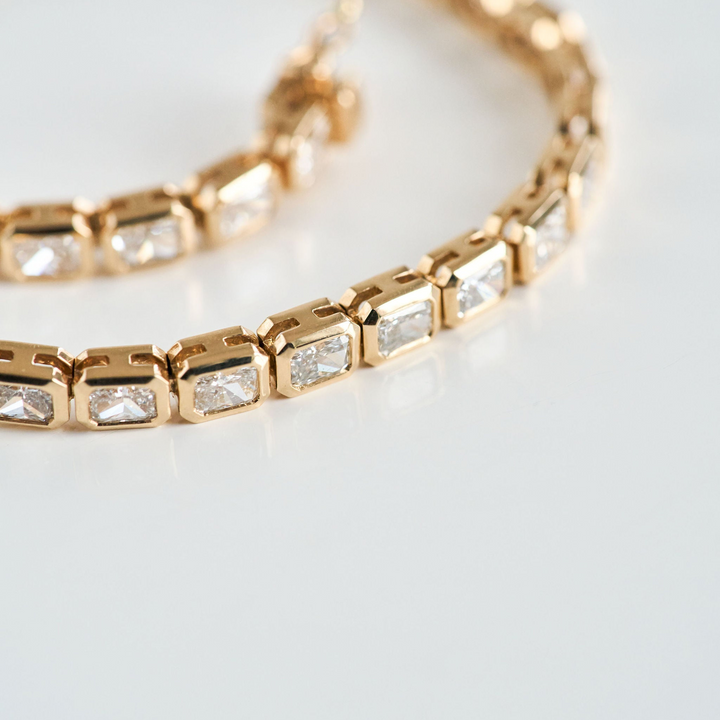 Radiant Cut Diamond Bezel Tennis Bracelet