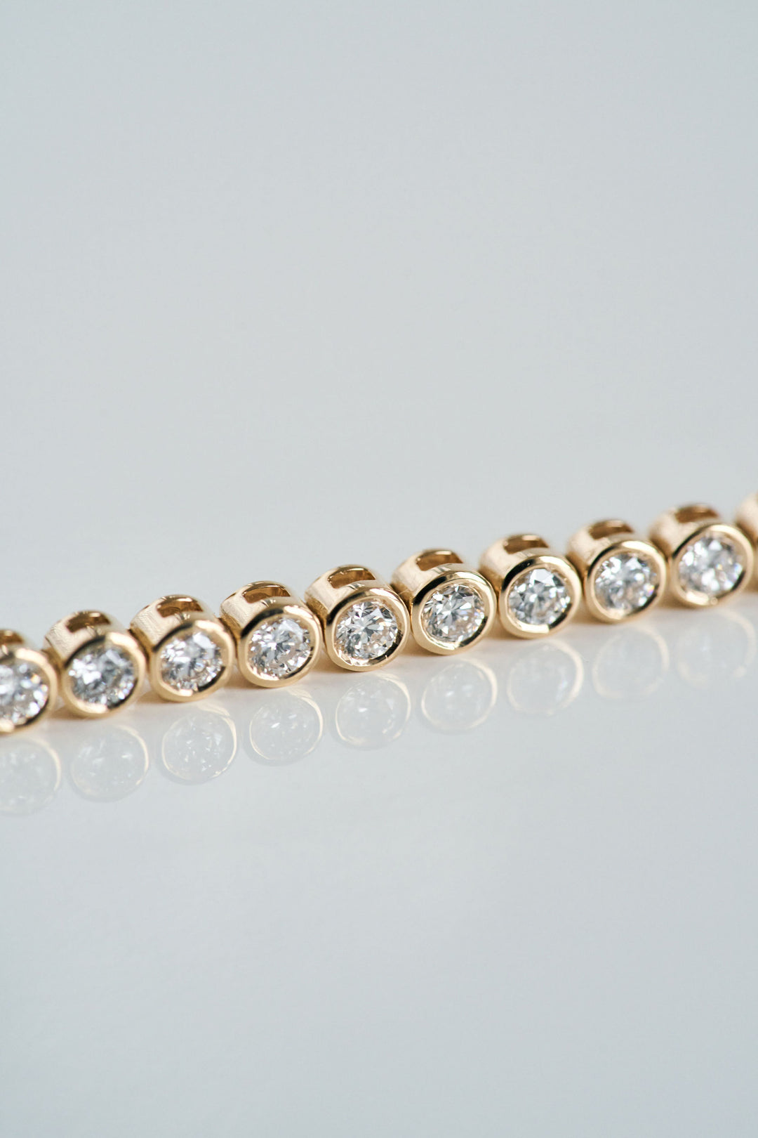 Round Diamond Bezel Tennis Bracelet