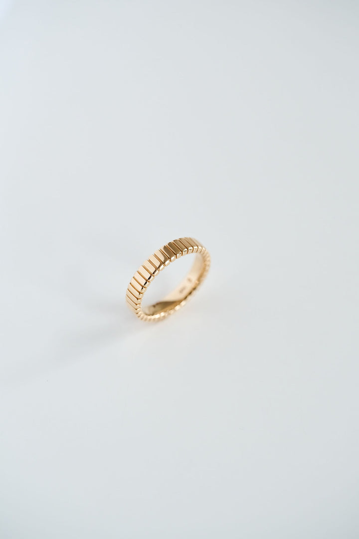 Fluted Band