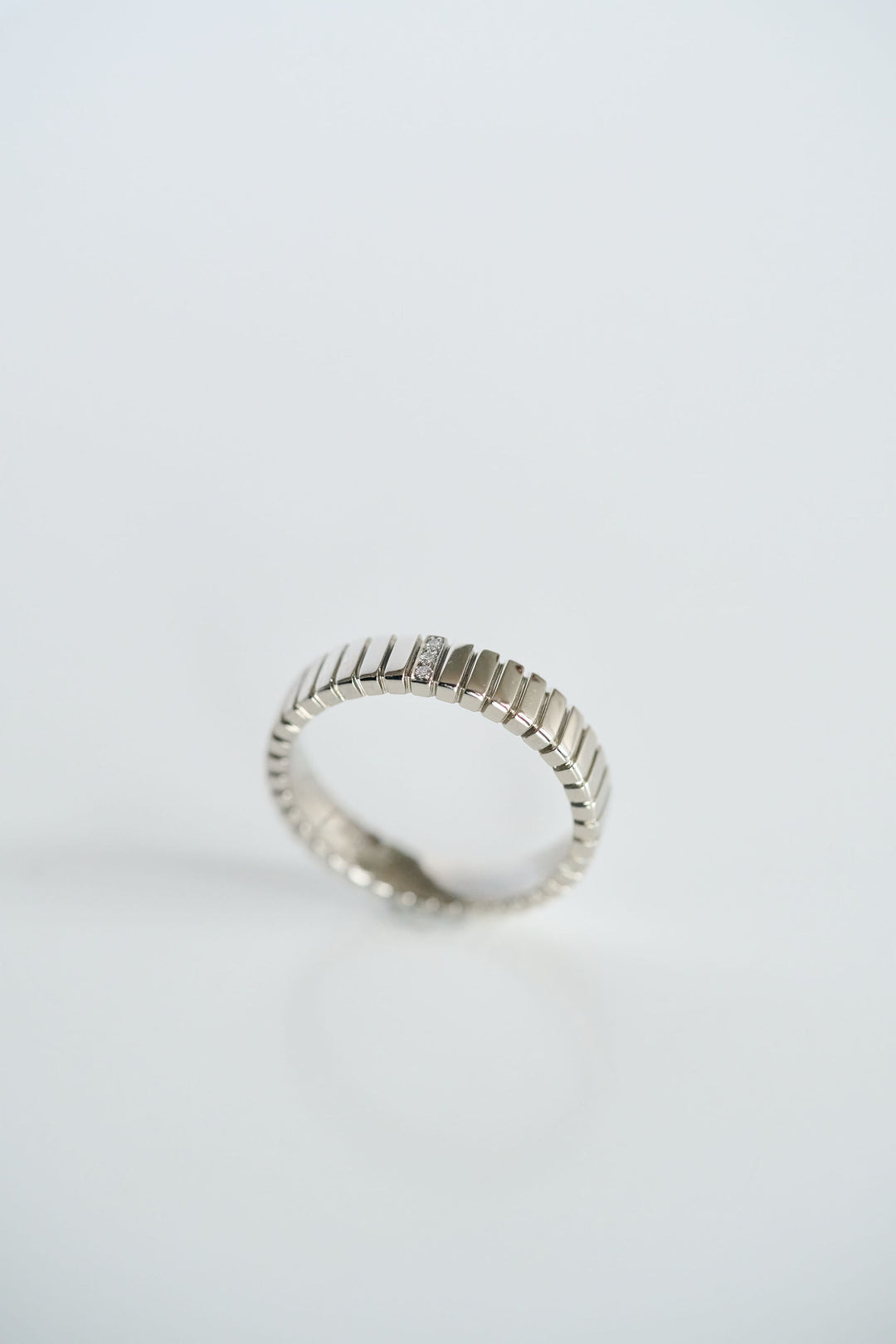 Diamond Fluted Band
