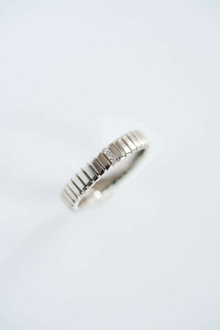 Diamond Fluted Band