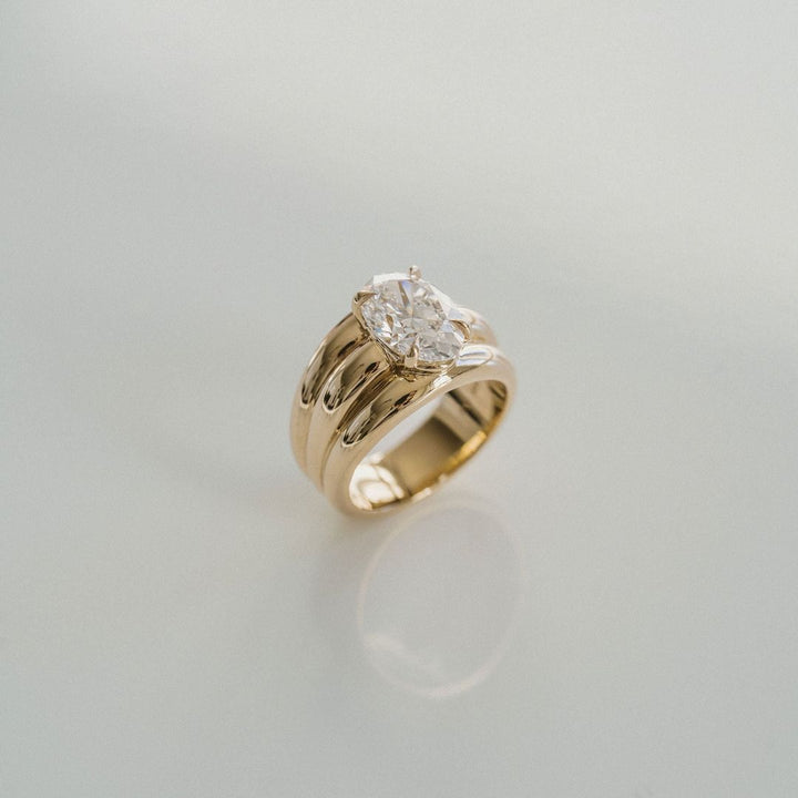Oval Diamond Aria Ring