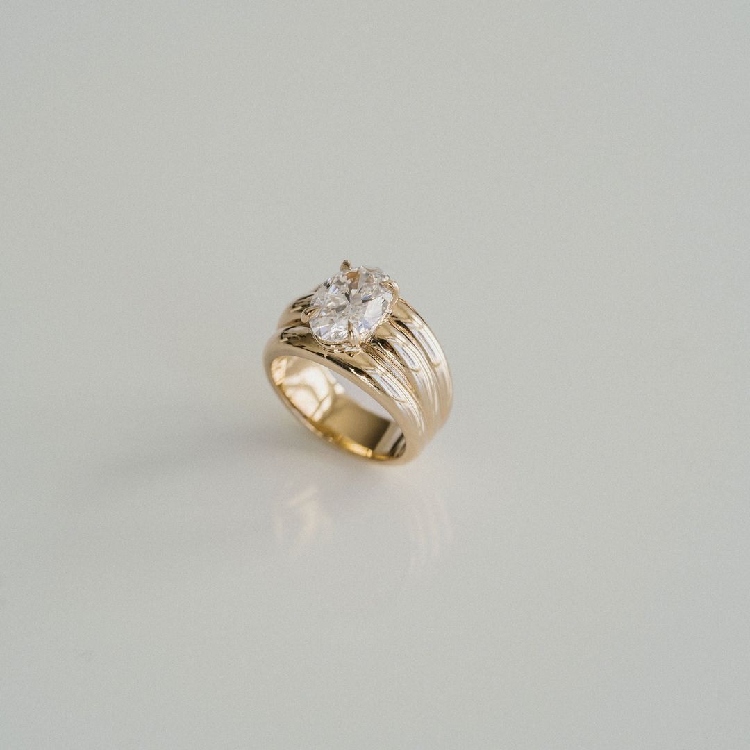 Oval Diamond Aria Ring