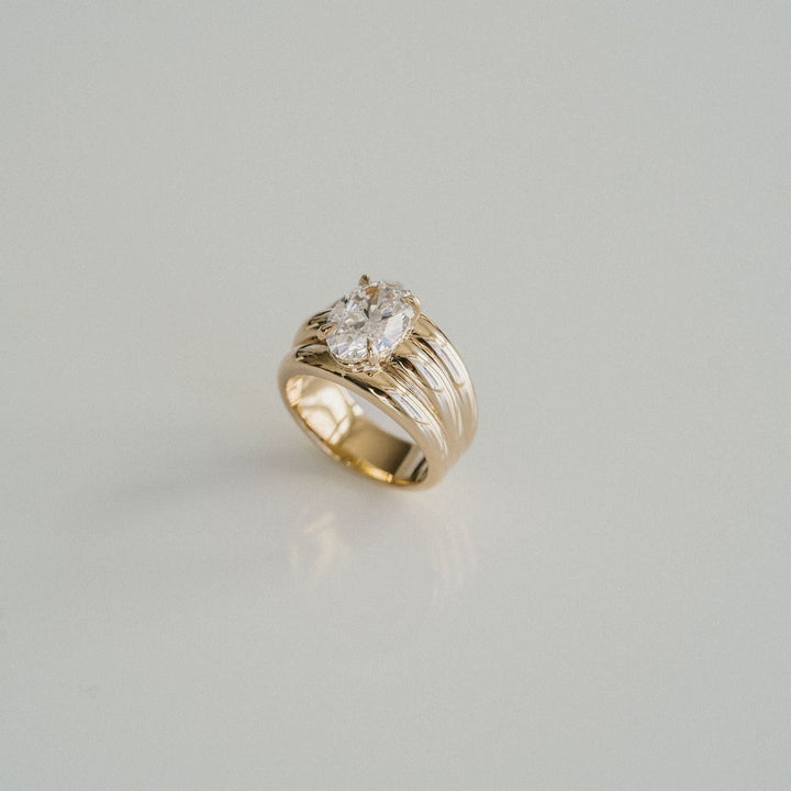 Oval Diamond Aria Ring