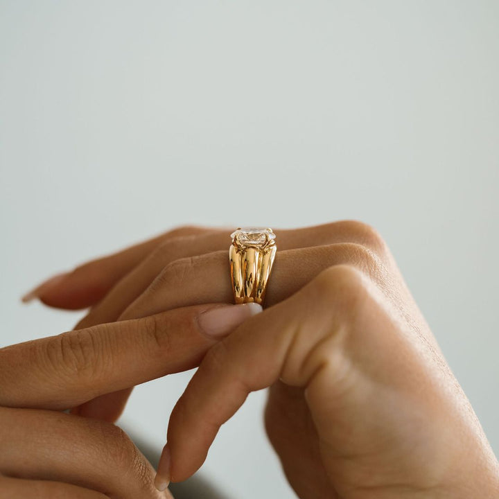 Oval Diamond Aria Ring